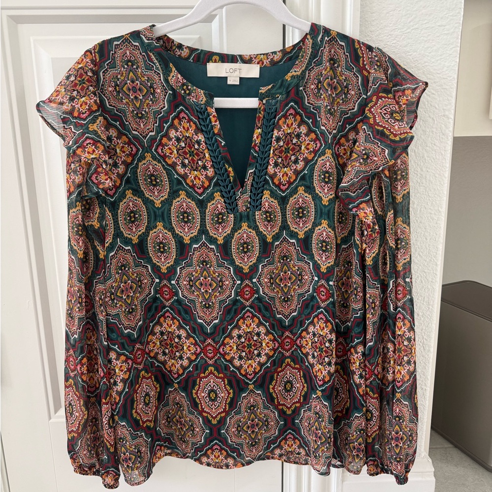 LOFT Women's Green and Red Patterned Blouse